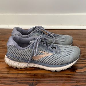 Used brook running shoes